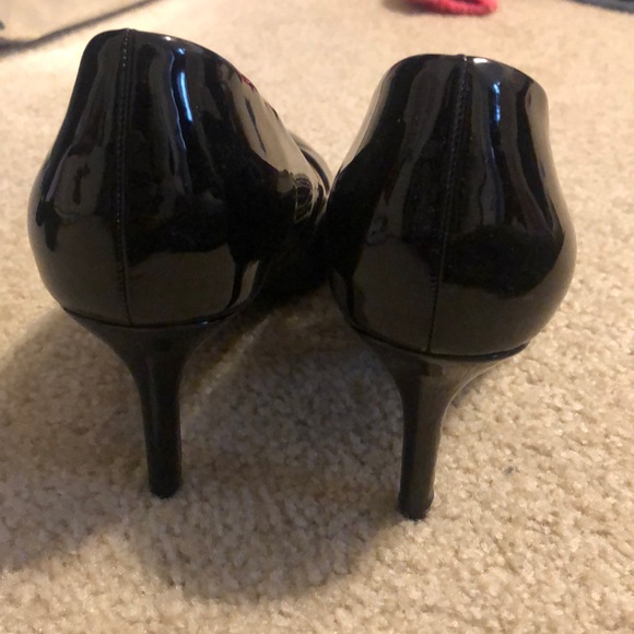 Black H&M classy pointy heels. Worn once. - Picture 3 of 5